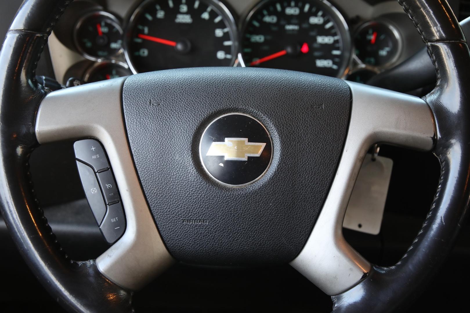 2010 RED CHEVROLET SILVERADO 1500 LT1 Extended Cab 2WD (1GCSCSE09AZ) with an 5.3L V8 OHV 16V FFV engine, 6-SPEED AUTOMATIC transmission, located at 420 E. Kingsbury St., Seguin, TX, 78155, (830) 401-0495, 29.581060, -97.961647 - Photo#14